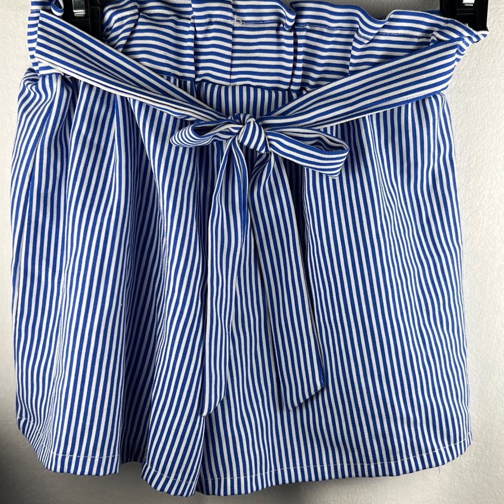 No Comment Blue White Striped Paperbag Waist Shorts Small DW44394